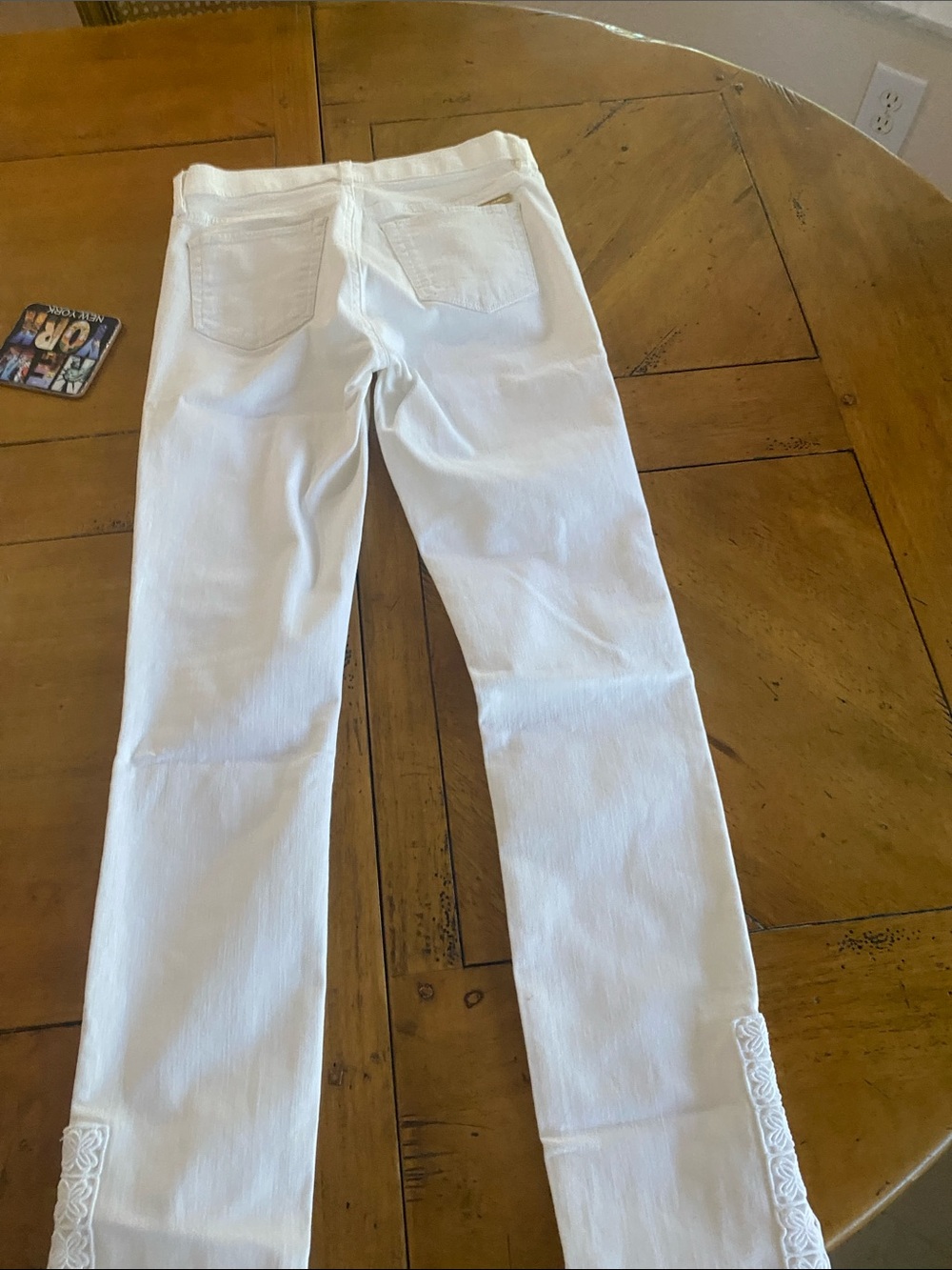 Lilly Pulitzer White Straight-Leg Jeans with Embroidered Hem never used